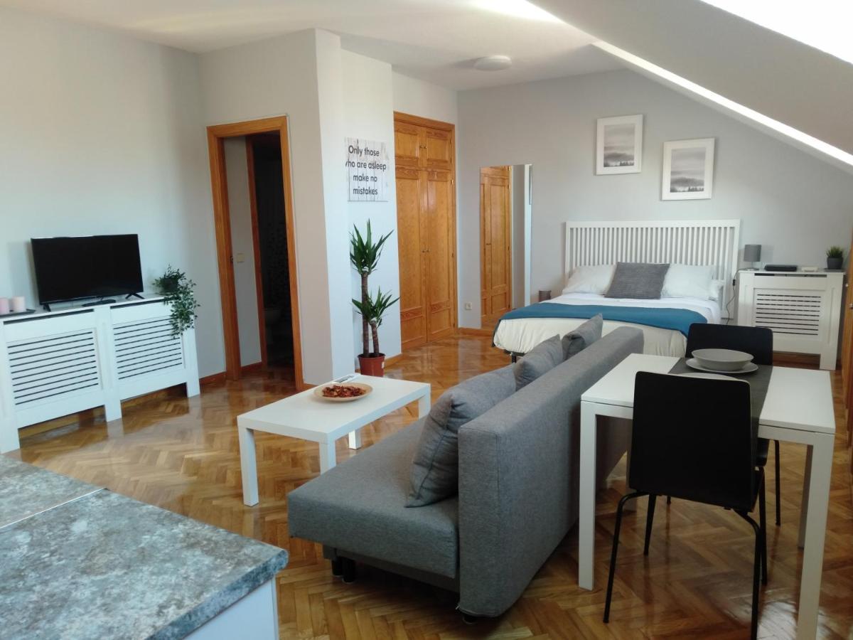 Airport Ifema Barajas Home Madrid Ngoại thất bức ảnh