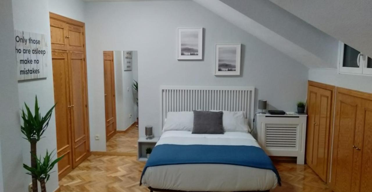 Airport Ifema Barajas Home Madrid Ngoại thất bức ảnh